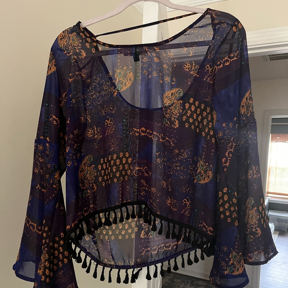 Beautiful shear top, Size L